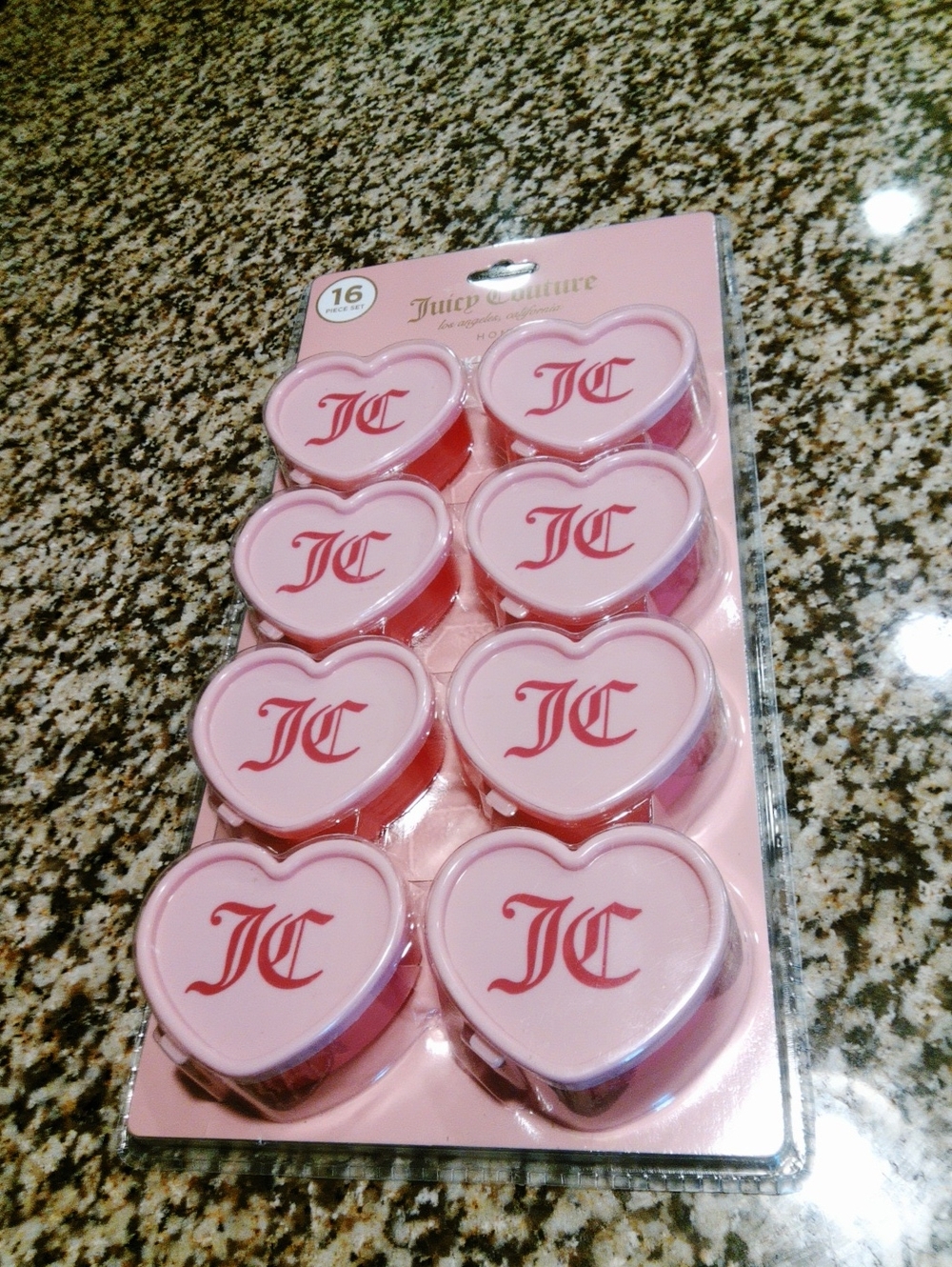 Juicy Couture Heart-Shaped  SNACKING CONTAINER SET